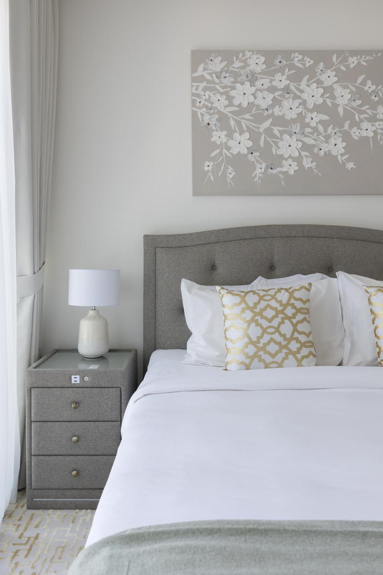 Ahad Residences 1 Bd- 15mins Walk To Mall Apartment *